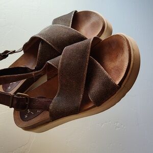 Kmb Anthropologie buckle sandal w/ metallic copper